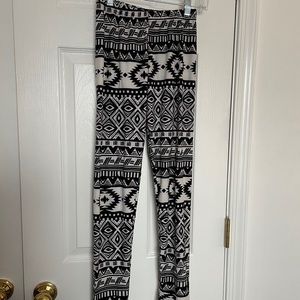 Black & White Print Leggings
